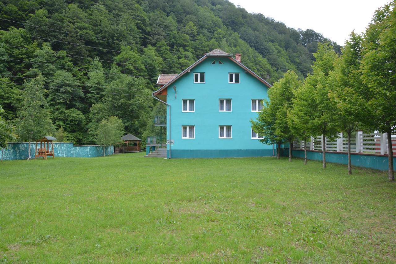 Casa Verde Hotell Rîu de Mori Exteriör bild