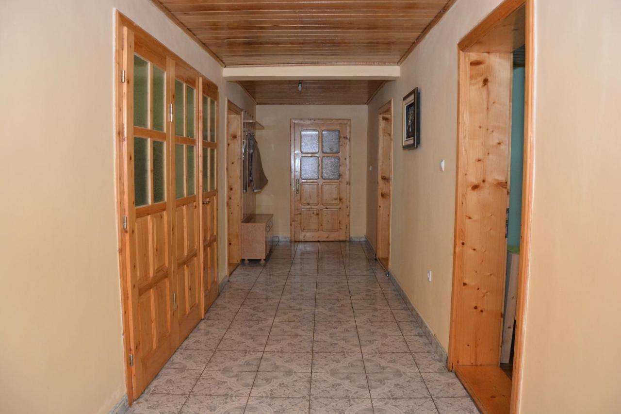 Casa Verde Hotell Rîu de Mori Exteriör bild