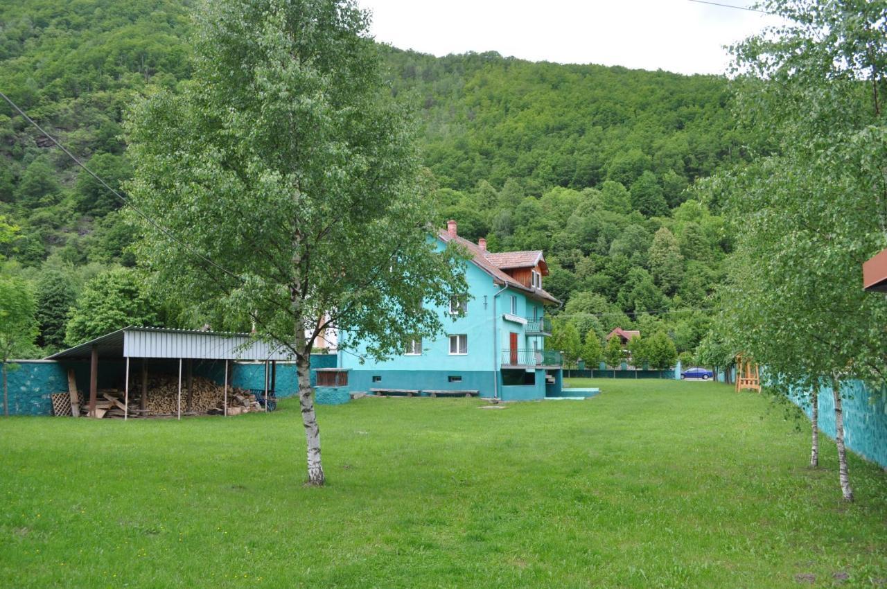 Casa Verde Hotell Rîu de Mori Exteriör bild