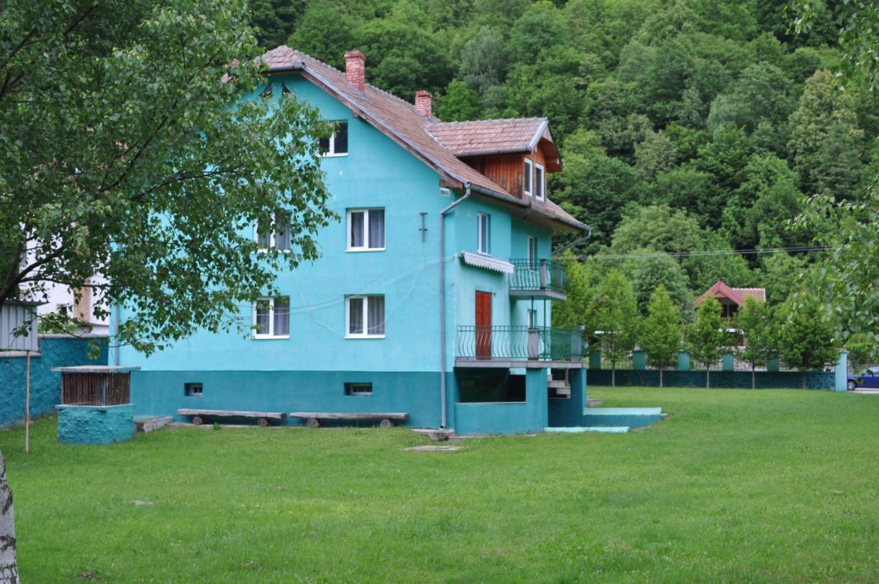 Casa Verde Hotell Rîu de Mori Exteriör bild